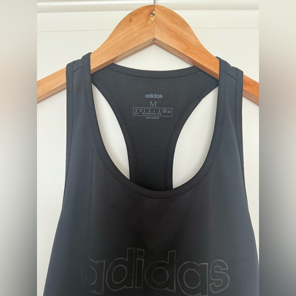 Adidas Black Racerback Performance Tank Top Athletic Gym Workout Activewear - Picture 2 of 3